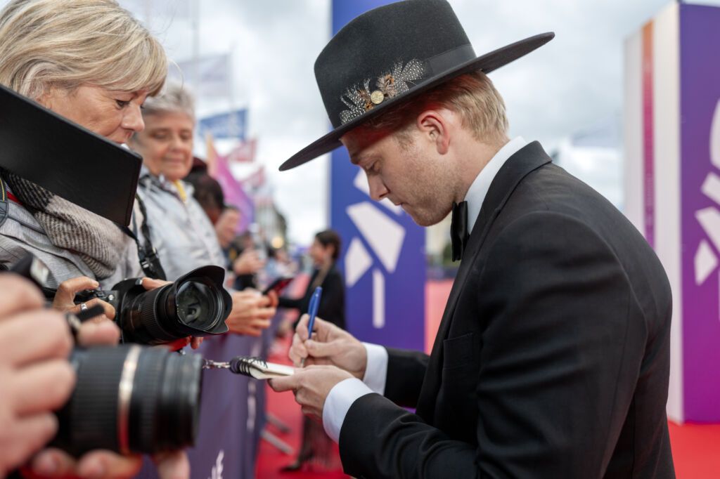 Ryan J.SLOAN - GAZER
©Jacques Basile