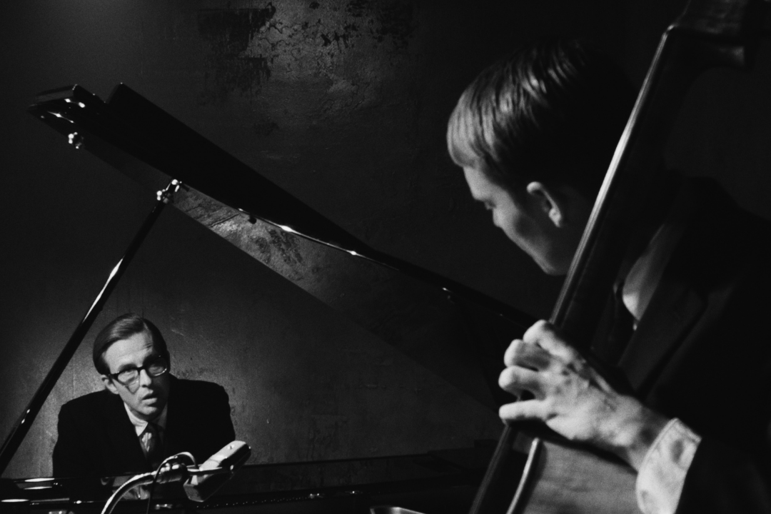 EVERYBODY DIGS BILL EVANS